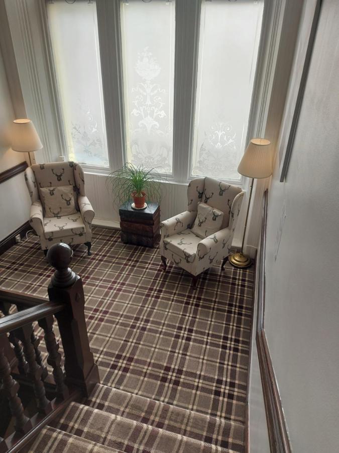 Hotel The Ben Sheann à Strathyre Extérieur photo